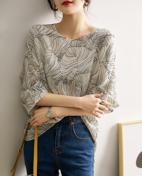 Áo kem ht đen giá 450k ạ
