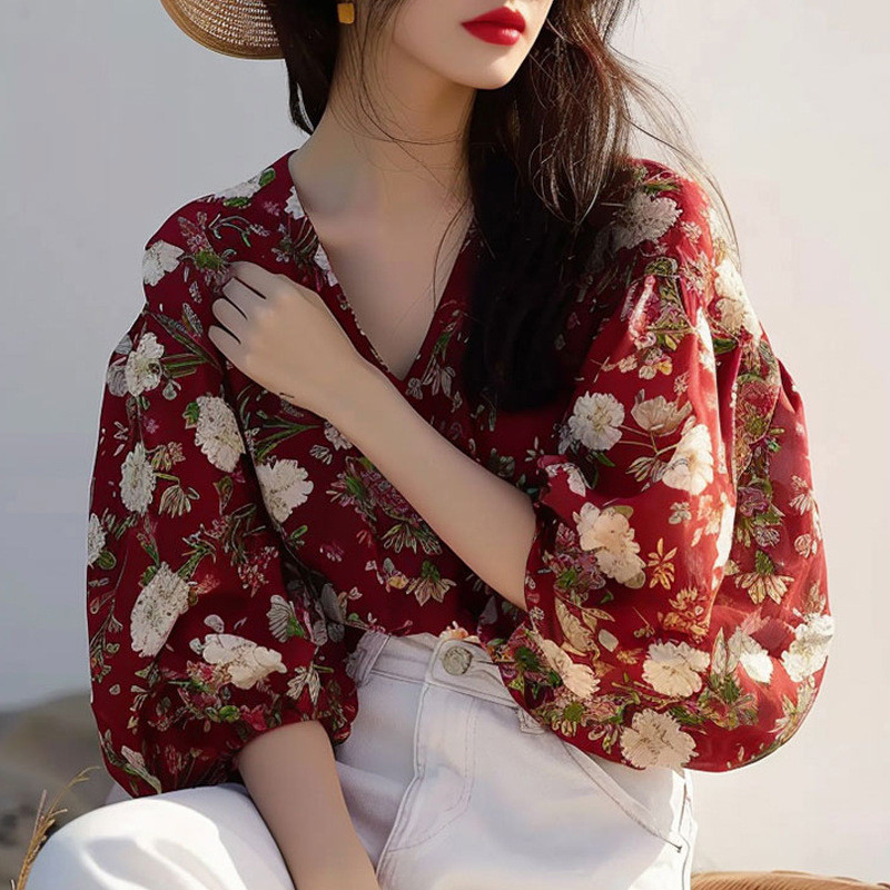 Áo đỏ tay phồng giá 550k ạ Áo đỏ tay phồng giá 550k ạ
