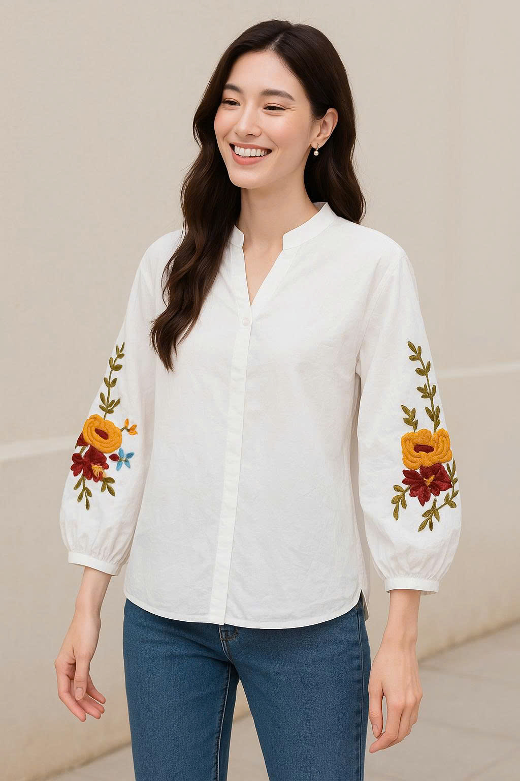 Áo cổ v thêu 2 ta giá 599k sale còn 350k