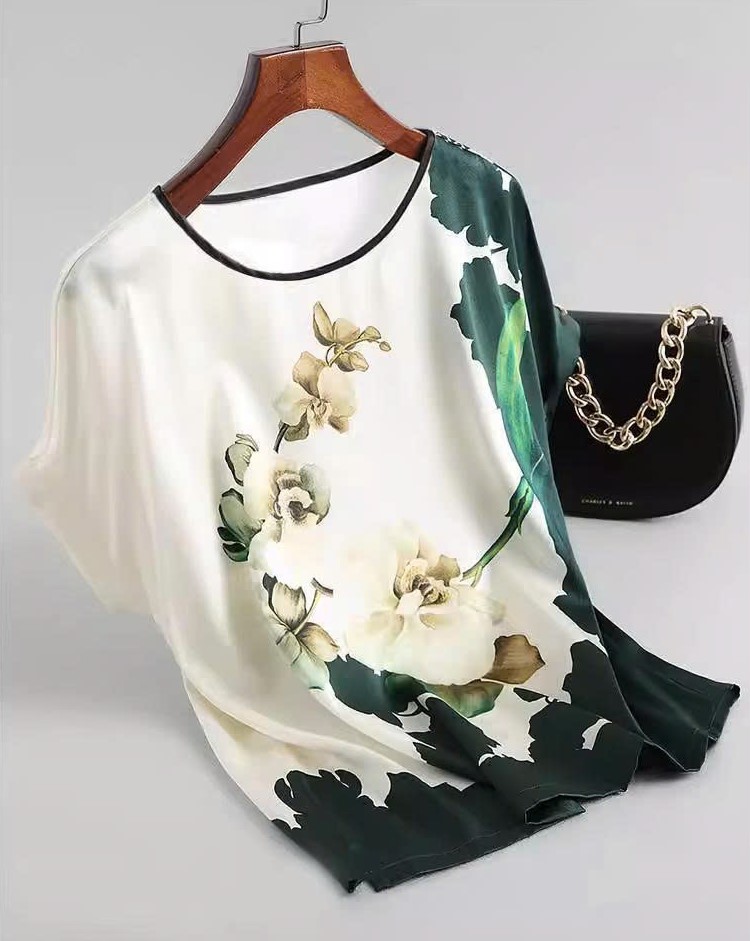 Áo lụa xanh giá 550k sale còn 299k