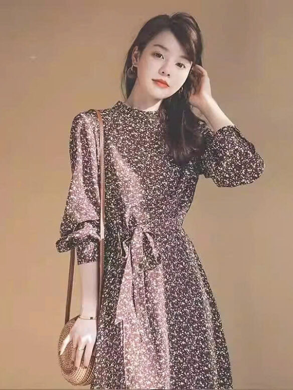 Đầm hoa nâu giá 799k sale còn 399k Đầm hoa nâu giá 799k sale còn 399k
